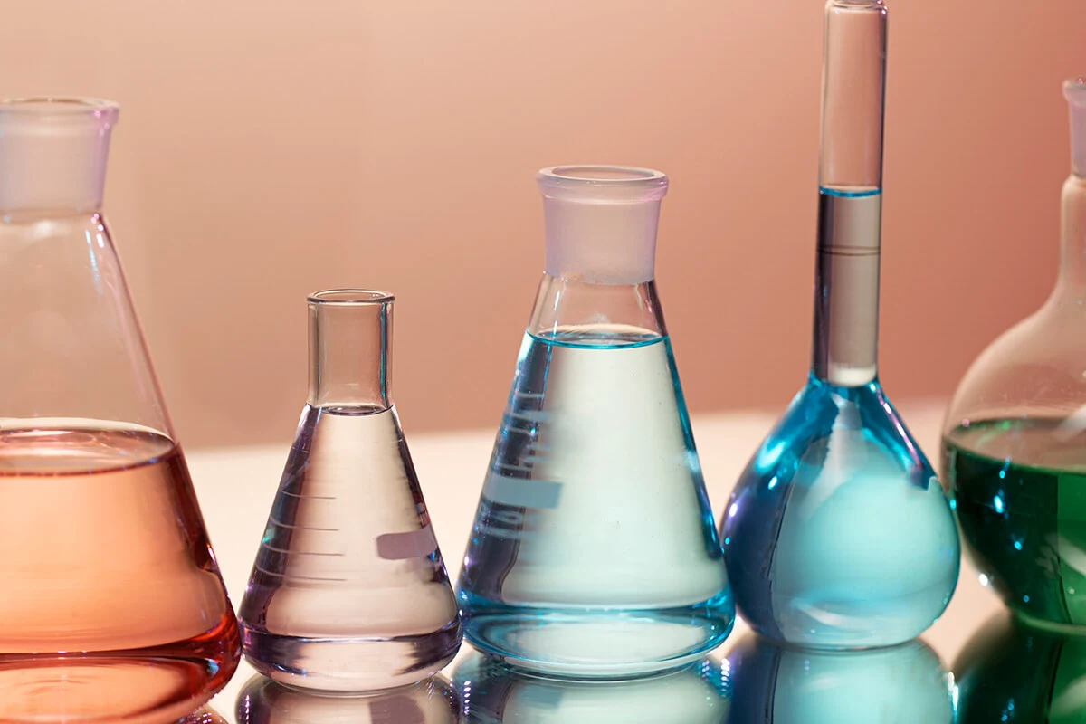 Packaging machines for chemical products Packaging and filling equipment for chemical applications, designed for safe, precise, and efficient handling of liquids, powders, and granules in industrial packaging.