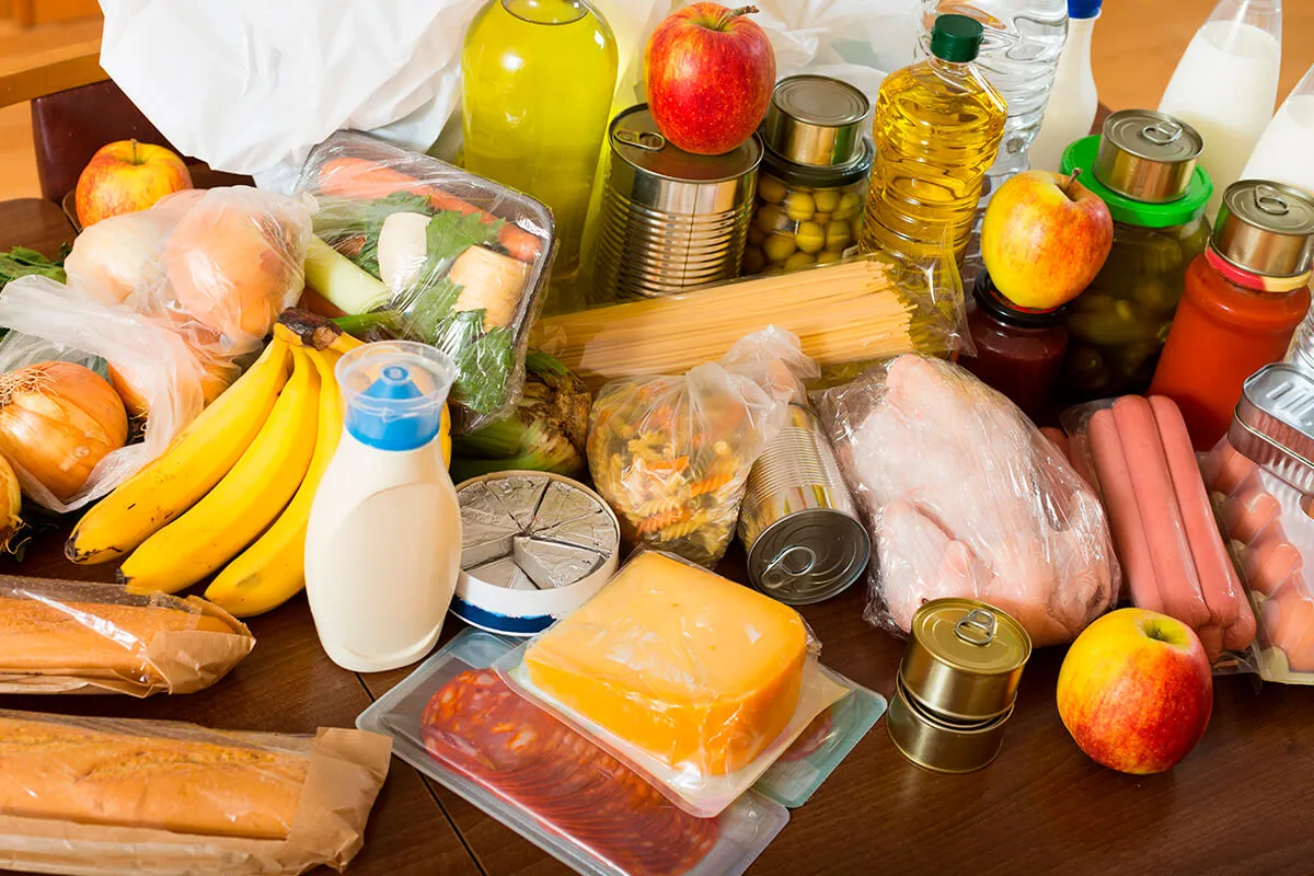 Packaging machines for food and beverages Packaging machines for food and beverages, designed for efficient filling, sealing, and labelling to ensure product safety and quality in various packaging formats.